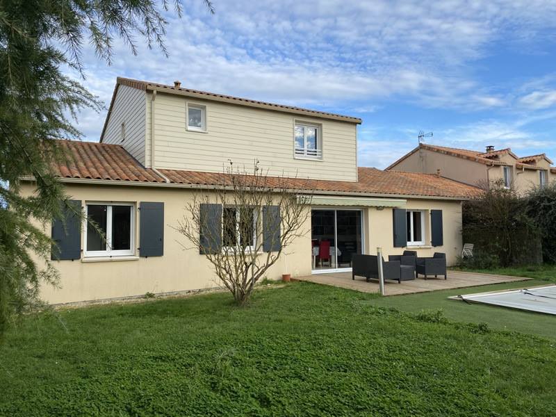Vente Maison ROCHES PREMARIE ANDILLE - 7 pièces -168 m² - (86340)