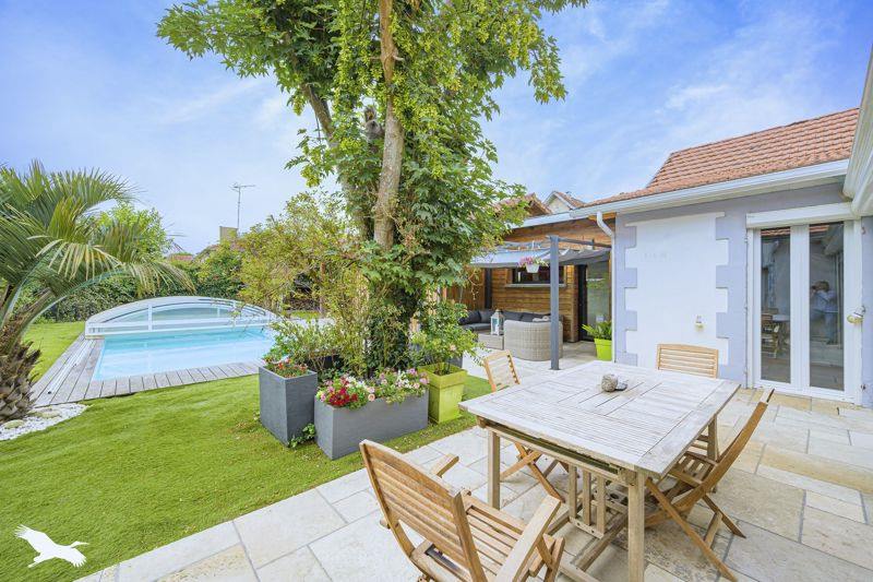 Vente Maison GUJAN MESTRAS - 6 pièces -190 m² - (33470)