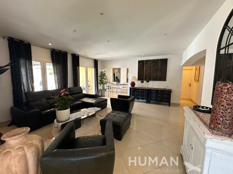 Vente Maison LA ROQUE D ANTHERON - 6 pièces -202 m² - (13640)