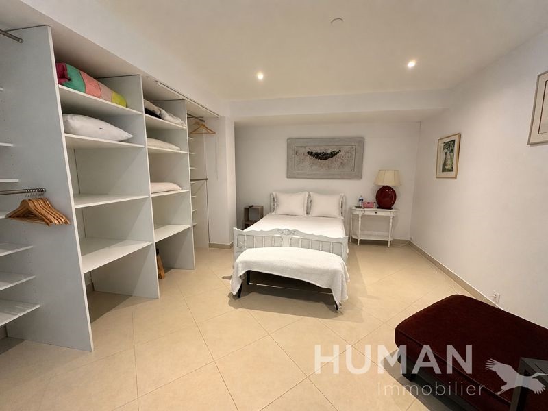 Vente Maison LA ROQUE D ANTHERON - 6 pièces -202 m² - (13640)