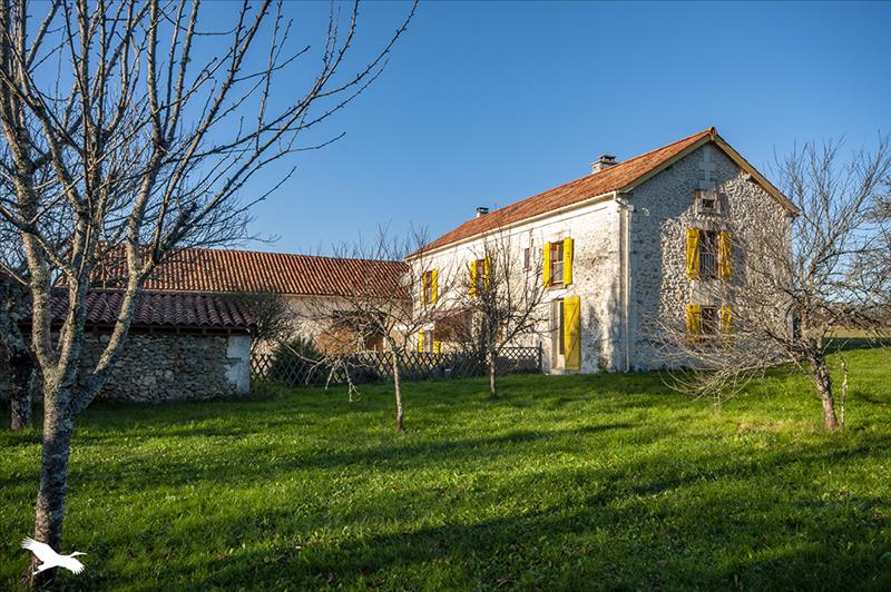 Vente Maison MAREUIL EN PERIGORD - 8 pièces -233 m² - (24340)