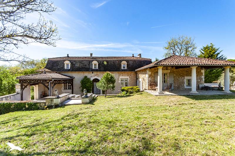 Vente Maison CREYSSAC - 5 pièces -223 m² - (24350)