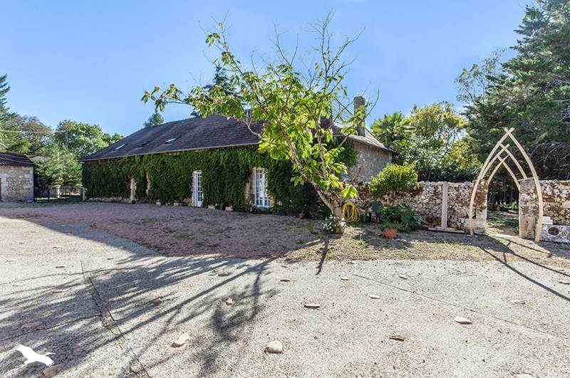 Vente Maison La Chapelle-Faucher - 8 pièces -235 m² - (24530)