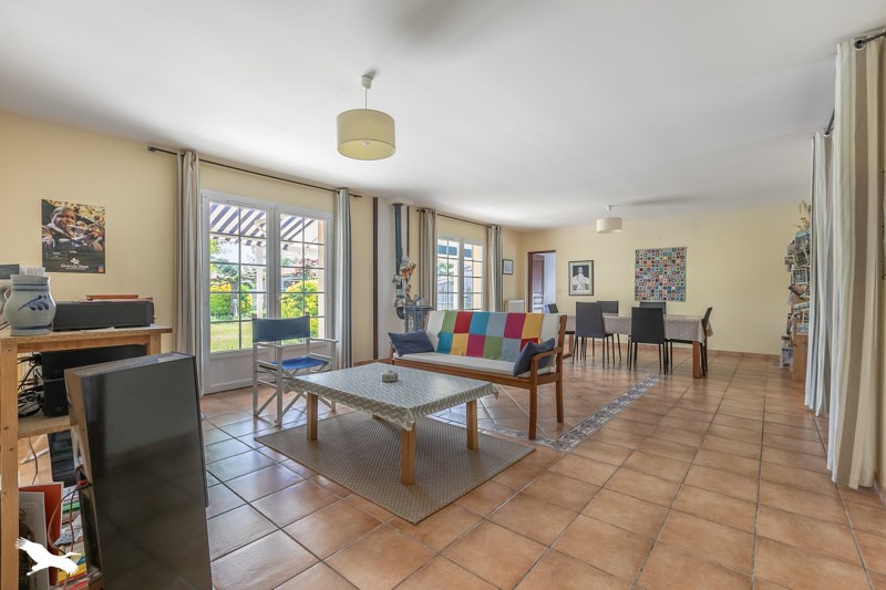 Vente Maison Arès - 5 pièces -120 m² - (33740)