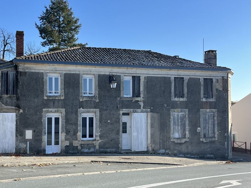 Vente Maison MONTENDRE - 4 pièces -272 m² - (17130)