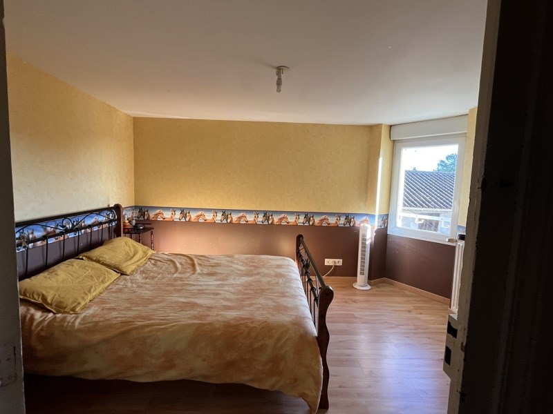 Vente Maison MONTENDRE - 4 pièces -272 m² - (17130)