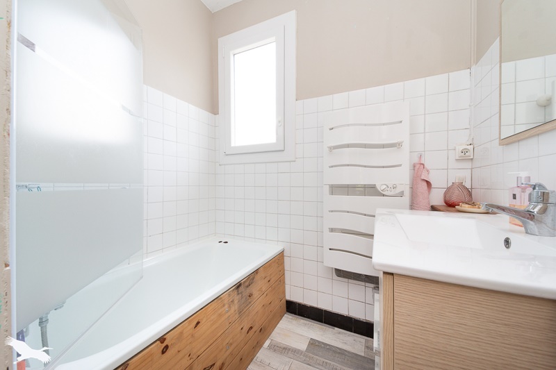 Vente Maison MONTENDRE - 3 pièces -64 m² - (17130)