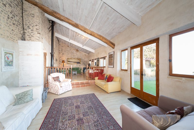 Vente Maison POMMIERS MOULONS - 10 pièces -357 m² - (17130)