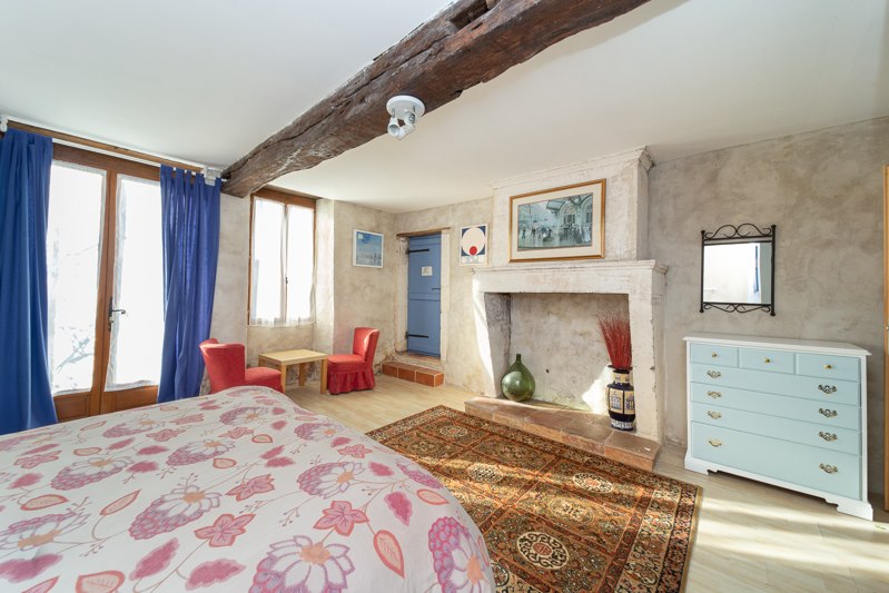 Vente Maison POMMIERS MOULONS - 10 pièces -357 m² - (17130)