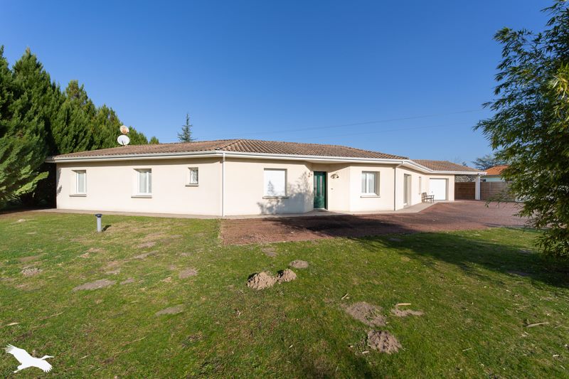 Vente Maison CHEPNIERS 17210 7 pièces - 200 m²