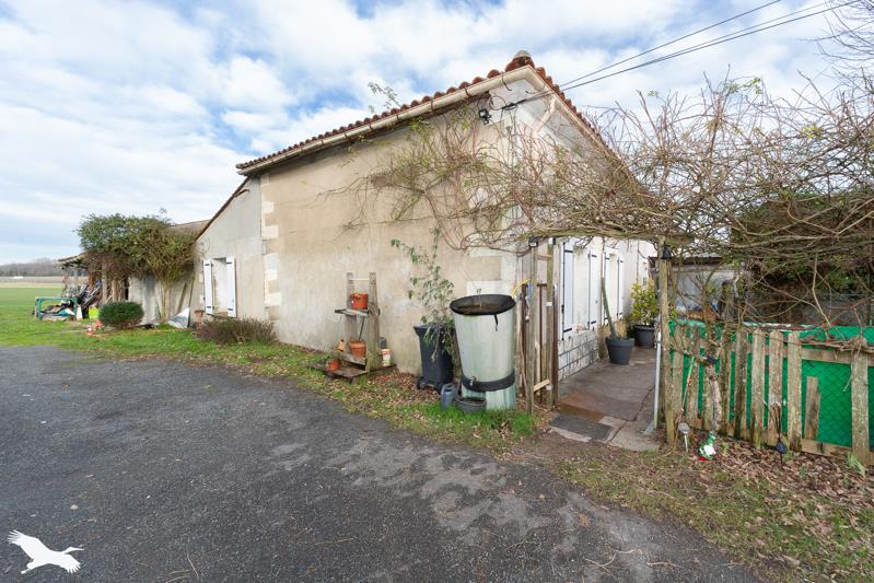 Vente Maison ROUFFIGNAC - 6 pièces -167 m² - (17130)