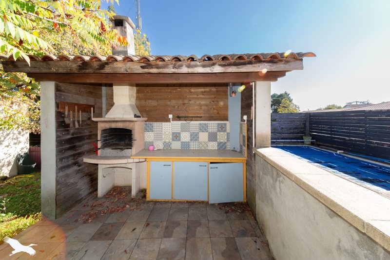 Vente Maison MONTENDRE - 5 pièces -135 m² - (17130)