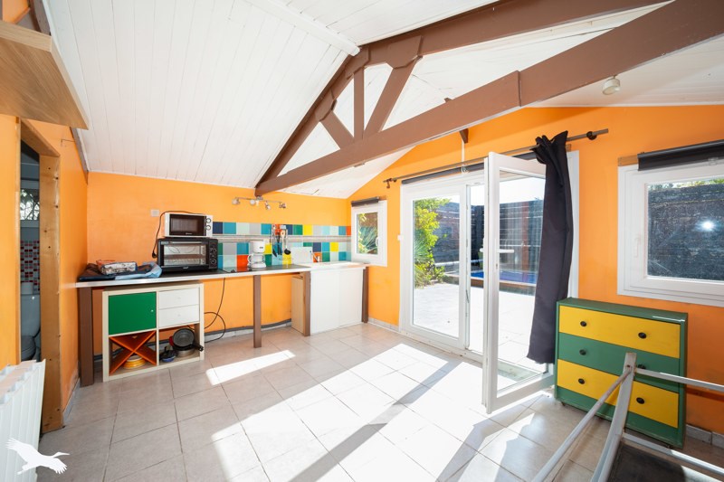 Vente Maison MONTENDRE - 5 pièces -135 m² - (17130)