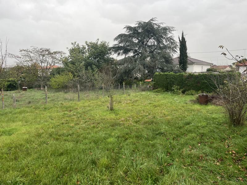 Terrain 450 m² · à Montendre · 450 m² · 17 000 €