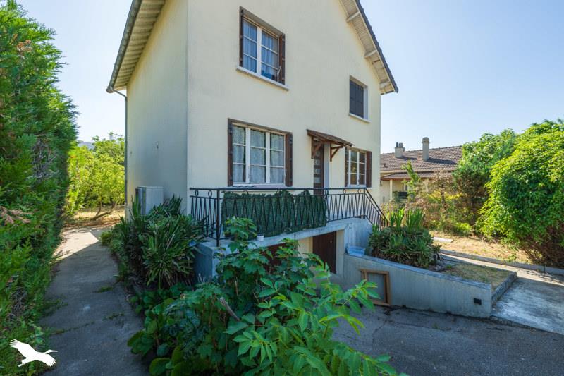 Vente Maison CHANTELOUP LES VIGNES - 6 pièces -115 m² - (78570)
