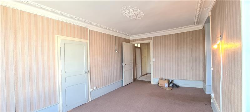Vente Immeuble THENON - 8 pièces -  422 m² - (24210)
