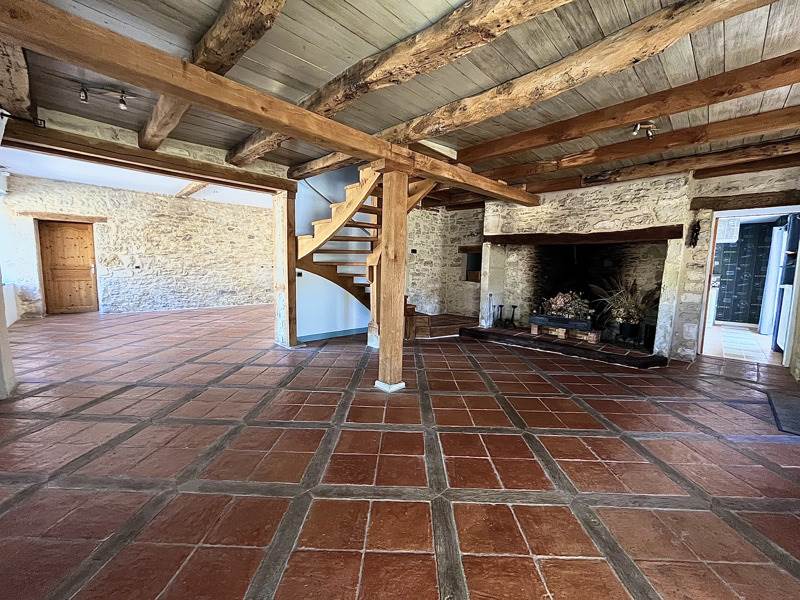 Vente Maison CONDAT SUR VEZERE - 5 pièces -194 m² - (24570)