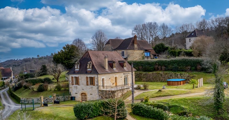 Vente Maison AZERAT - 5 pièces -166 m² - (24210)