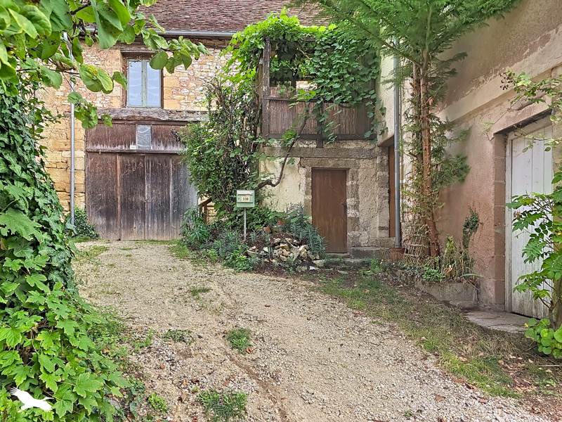 Vente Maison Hautefort - 6 pièces -102 m² - (24390)