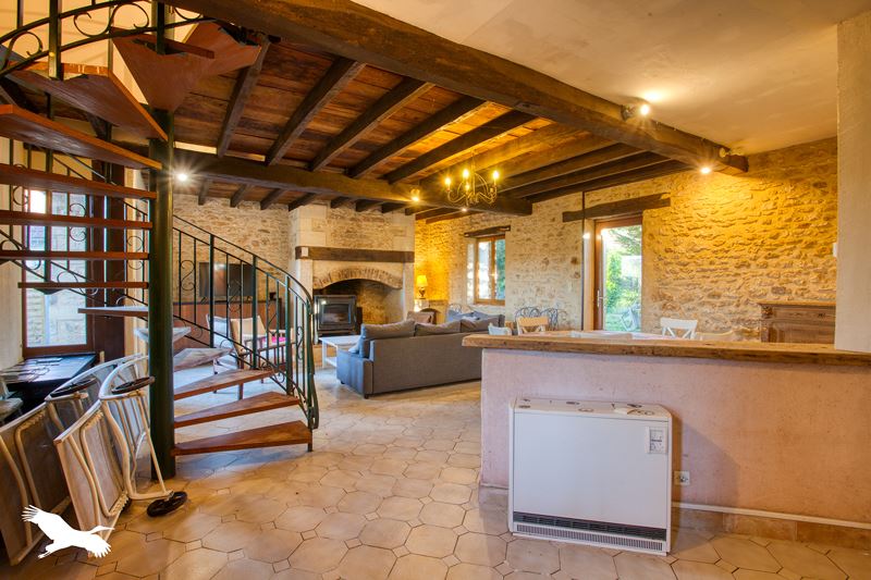 Vente Maison ST LEON SUR VEZERE - 7 pièces -180 m² - (24290)