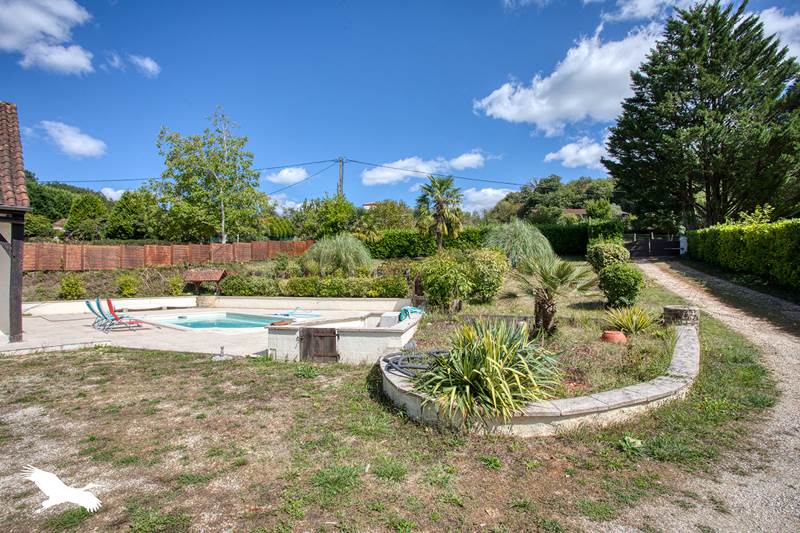 Vente Maison MARCILLAC ST QUENTIN - 8 pièces -150 m² - (24200)