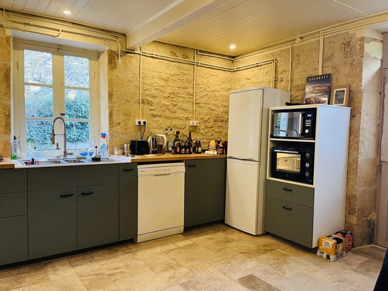 Vente Maison Saint-Léon-sur-Vézère - 5 pièces -92 m² - (24290)