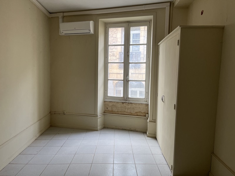 Vente Appartement MONTIGNAC LASCAUX - 8 pièces -263 m² - (24290)