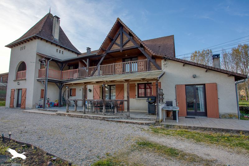 Vente Maison MONTIGNAC LASCAUX - 9 pièces -305 m² - (24290)