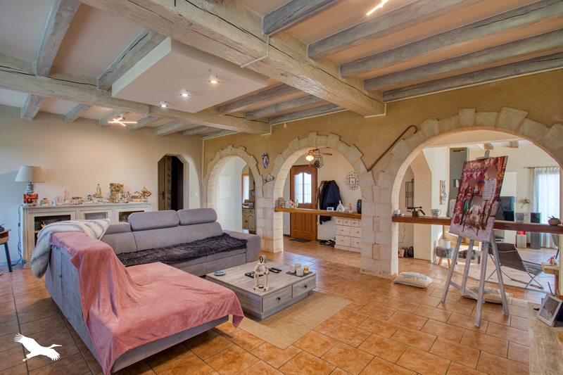 Vente Maison MONTIGNAC LASCAUX - 9 pièces -305 m² - (24290)