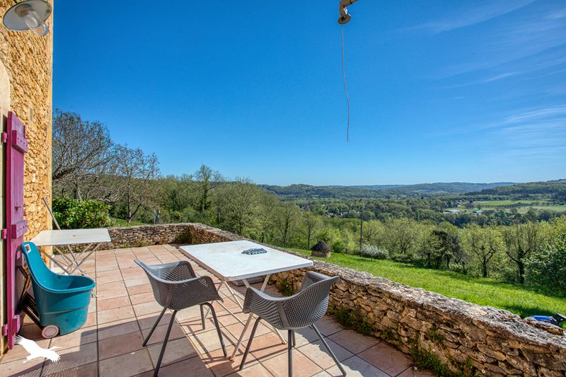 Vente Maison ST LEON SUR VEZERE - 5 pièces -135 m² - (24290)