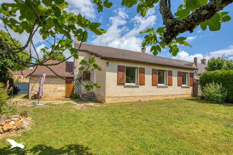 Maison en pierre à Salignac-Eyvigues