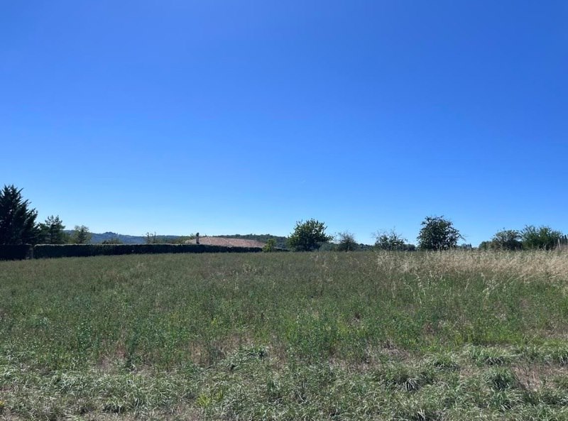 Terrain à vendre · à Les Farges · 119 900 €