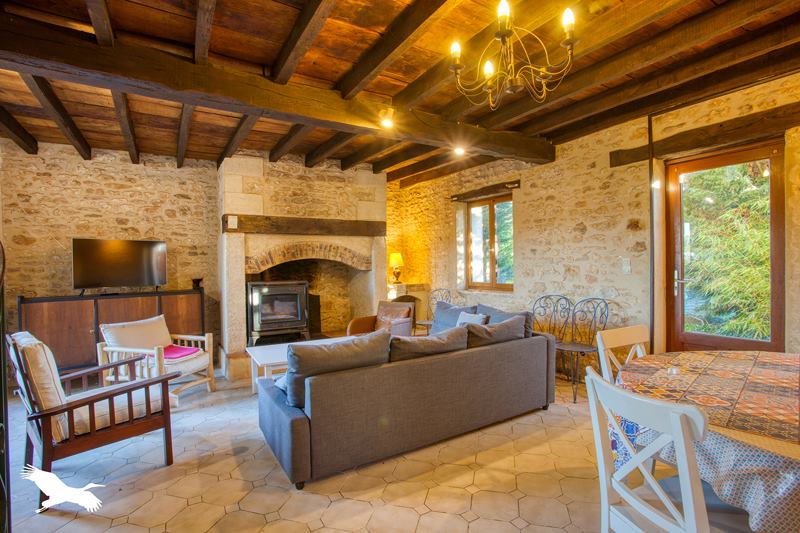 Vente Maison Saint-Léon-sur-Vézère - 7 pièces -180 m² - (24290)