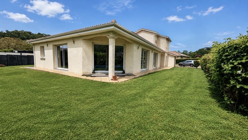 Vente Maison ST VICTOR DE CESSIEU - 7 pièces -277 m² - (38110)