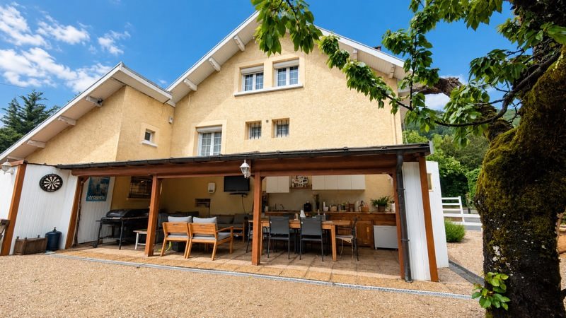 Vente Maison MAUBEC - 5 pièces -91 m² - (38300)