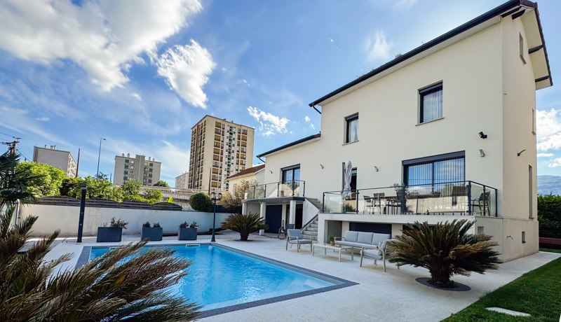 Vente Maison GRENOBLE - 6 pièces -180 m² - (38100)