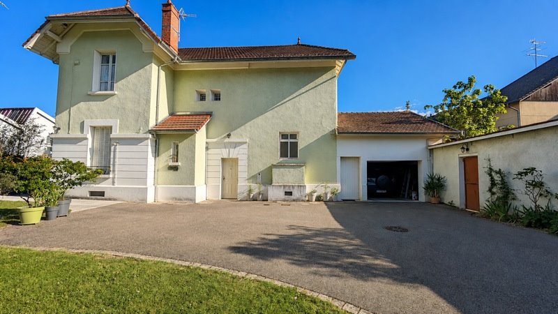 Vente Maison LA TOUR DU PIN - 5 pièces -147 m² - (38110)