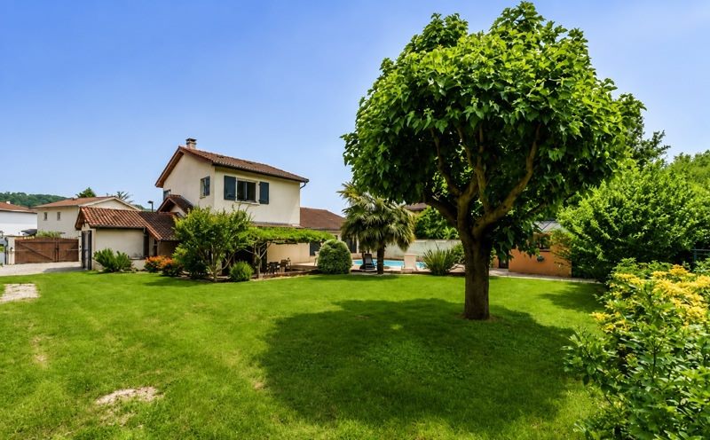 Vente Maison MONTLUEL - 6 pièces -140 m² - (01120)