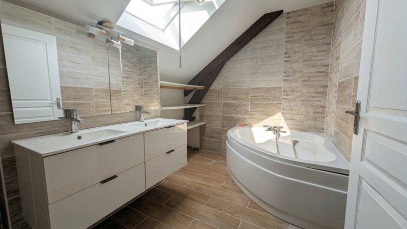 Vente Maison LA TOUR DU PIN - 5 pièces -163 m² - (38110)