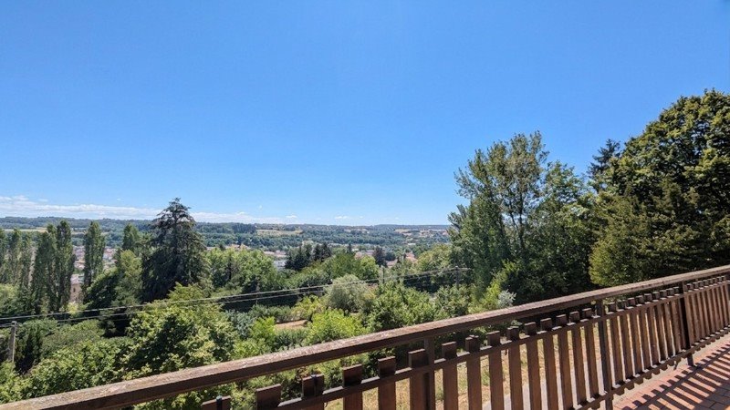Vente Maison LA TOUR DU PIN - 8 pièces -215 m² - (38110)