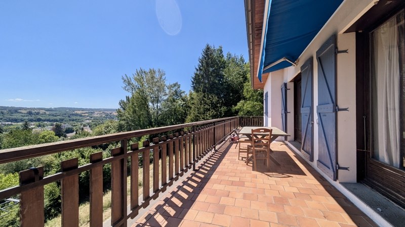 Vente Maison LA TOUR DU PIN - 8 pièces -215 m² - (38110)