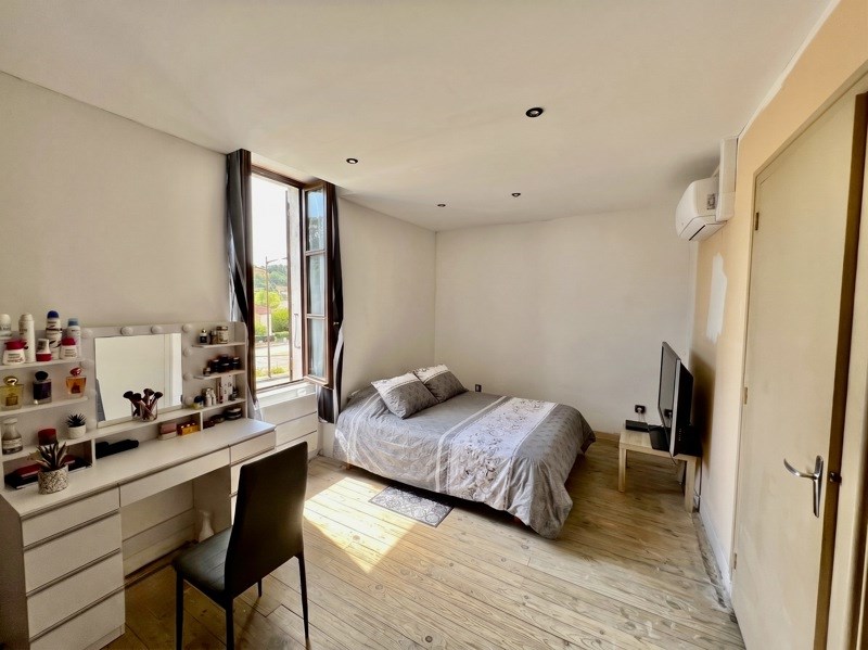 Vente Maison ST VICTOR DE CESSIEU - 7 pièces -205 m² - (38110)