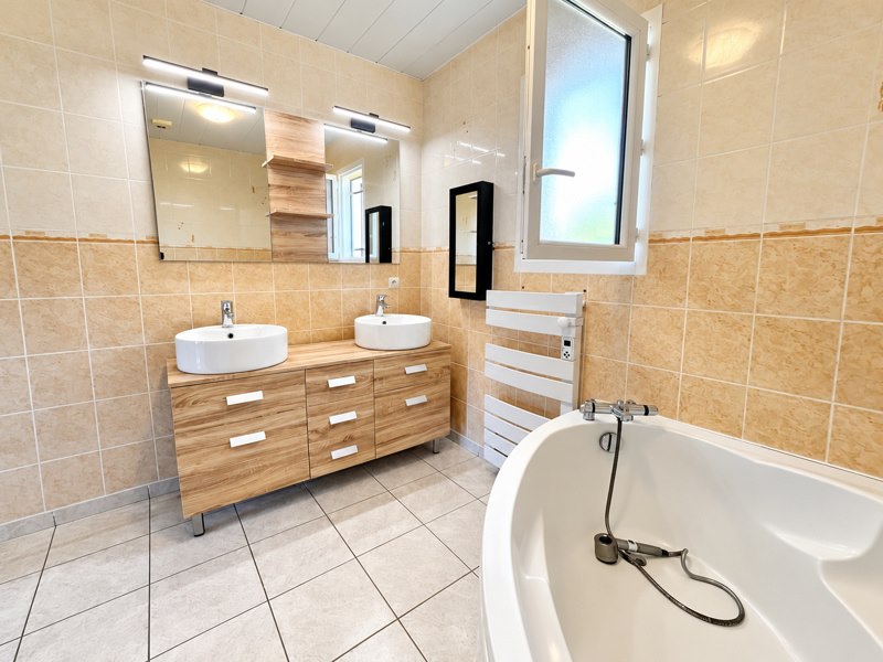 Vente Maison MOTTIER - 6 pièces -104 m² - (38260)