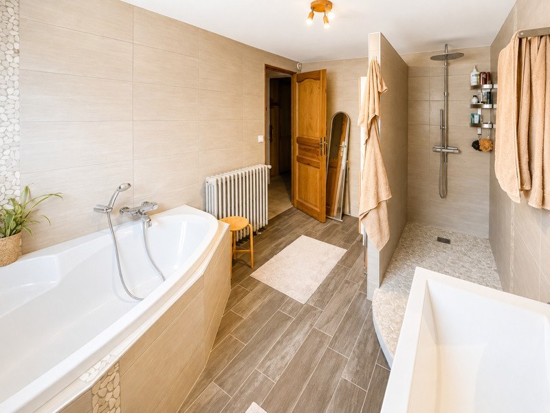 Vente Maison VOIRON - 7 pièces -134 m² - (38500)
