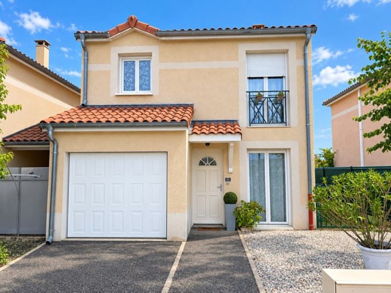 Maison 4 pièces 81 m² · à Loyettes · 81 m² · 299 000 €