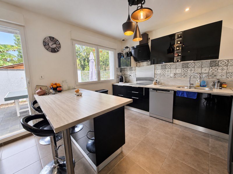 Vente Maison Chavanoz - 5 pièces -120 m² - (38230)