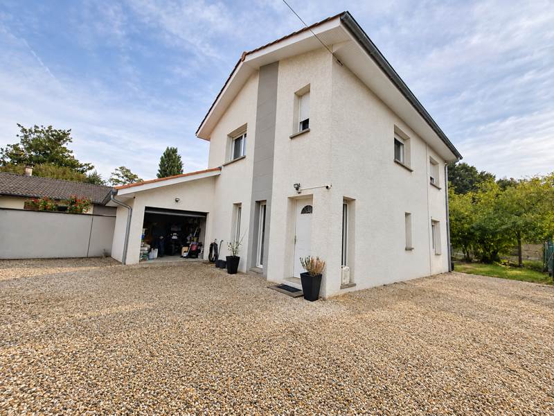 Vente Maison Chavanoz - 5 pièces -120 m² - (38230)