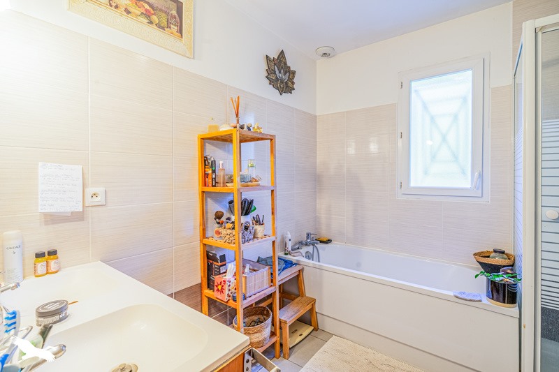 Vente Maison LE TAILLAN MEDOC - 5 pièces -102 m² - (33320)