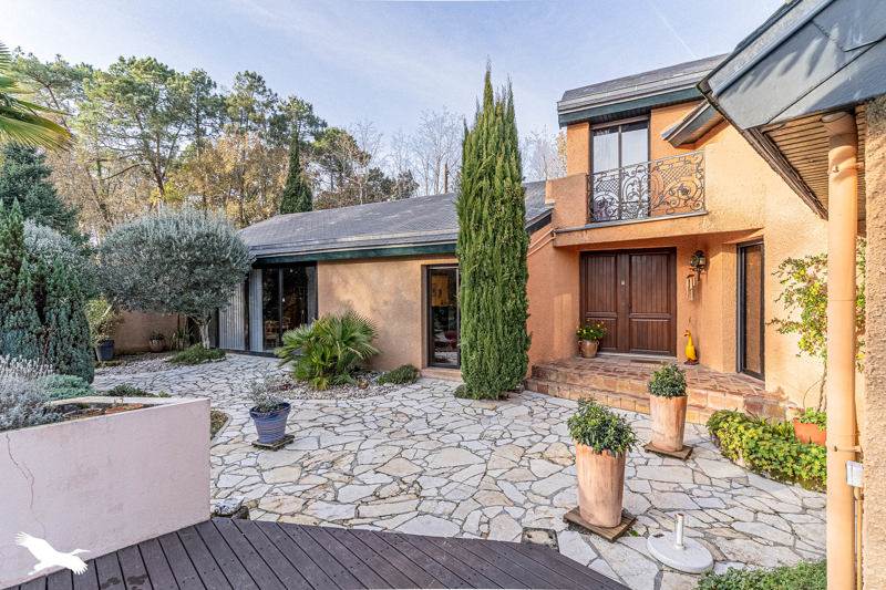 Vente Maison LE PIAN MEDOC - 7 pièces -205 m² - (33290)