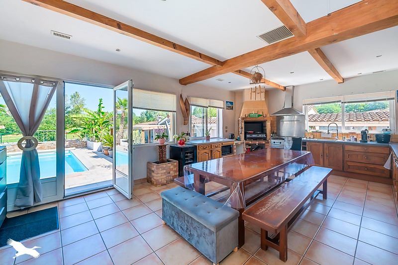 Vente Maison LE PIAN MEDOC - 5 pièces -152 m² - (33290)